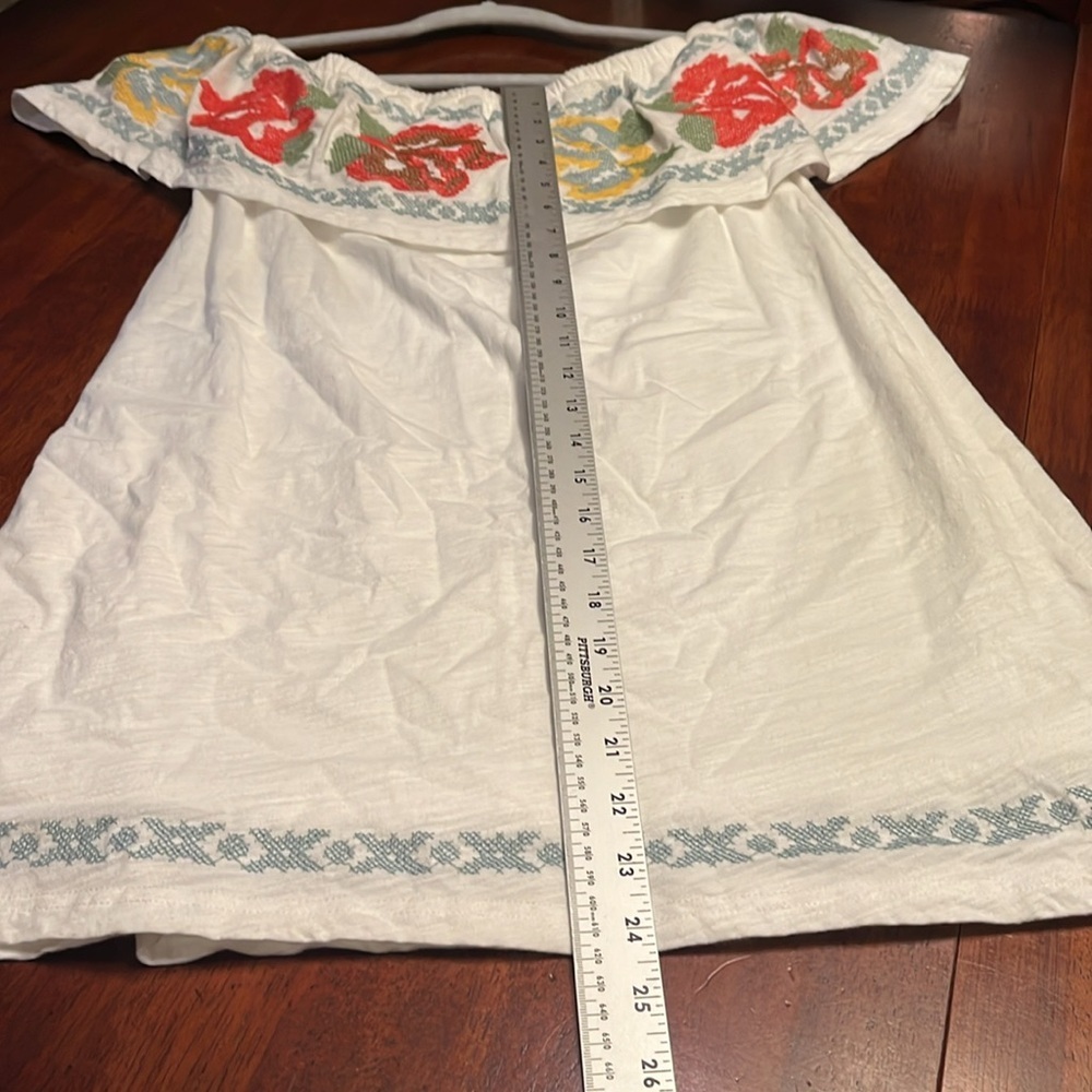 The Impeccable Pig Off Shoulder Embroderied Floral Top Size Small — image 6 of 8